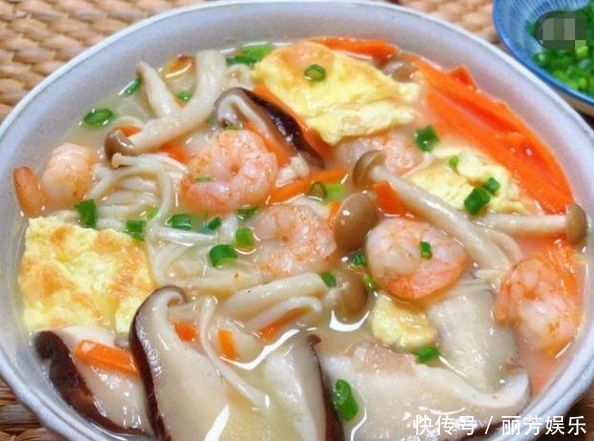 上桌几分钟就光盘的家常菜，香辣有嚼劲，太好吃，家人都说没吃够