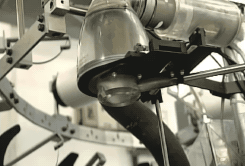 江小丧 丝袜为什么没有缝?连裤丝袜又是怎么把两只丝袜拼接到一起的?