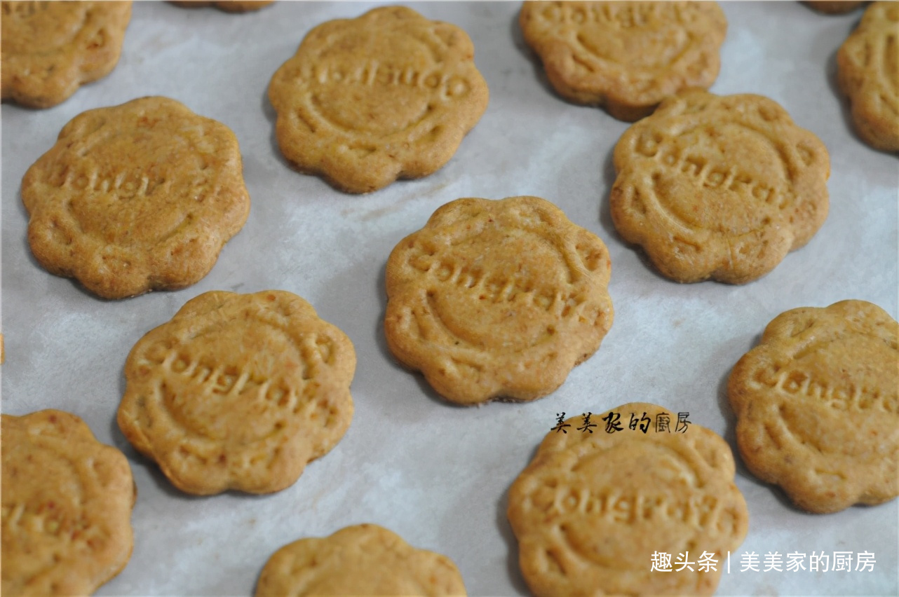 减肥族的最爱，超低热量饼干！不放黄油也酥香，麦香浓郁特过瘾！