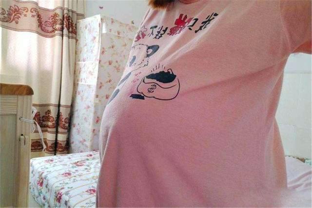 肚子|孕妇有这4种反应,多半是怀了个''小淘气'',将来要多费心了