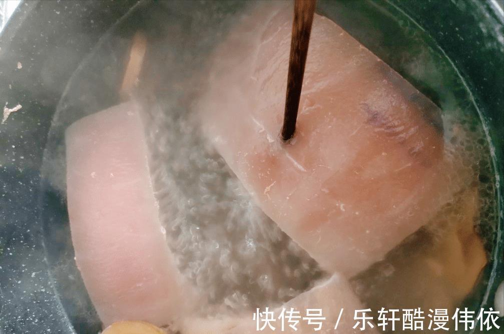 四川回锅肉的正宗做法,牢记3个关键步骤,浓香可口,太费米饭了