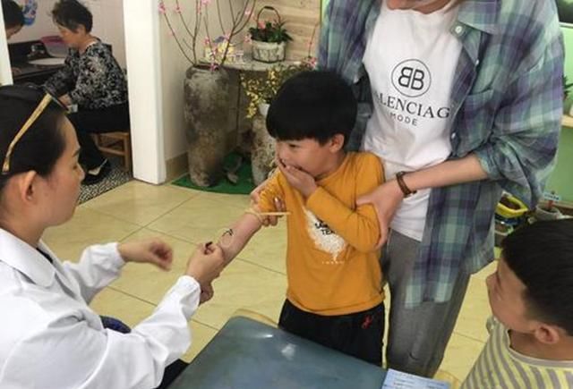 喜欢|从孩子喜欢的颜色判断孩子的性格,爱这种颜色,多半没有安全感