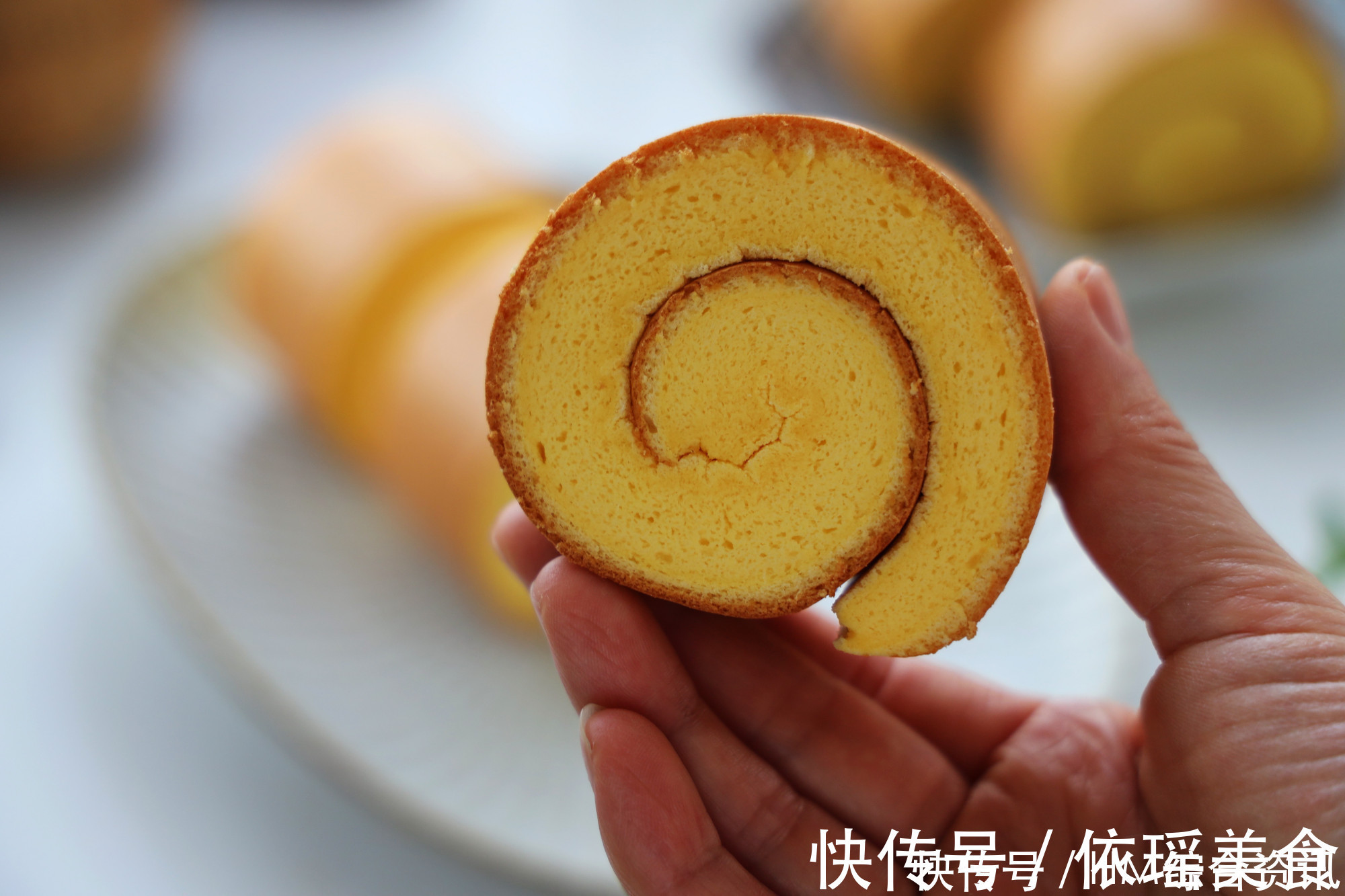 孩子最爱的蛋糕卷，掌握正确方法不开裂，好吃好看，简单失败率低
