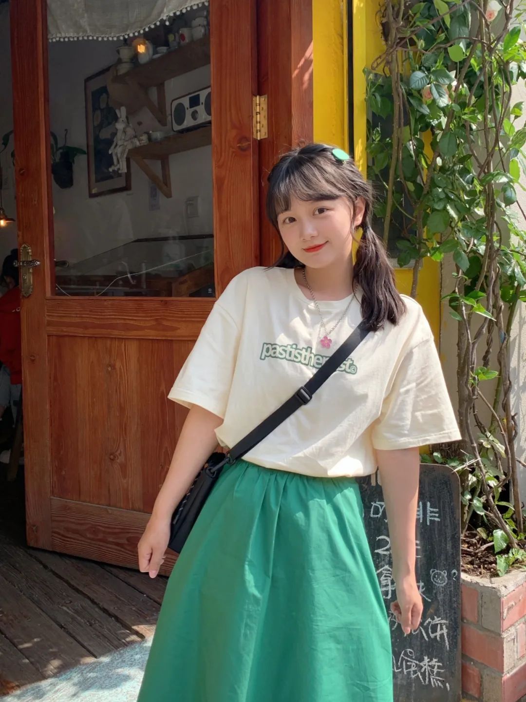 cp|衬衫+裙子、T恤+半裙=小个子夏秋王炸CP，巨洋气