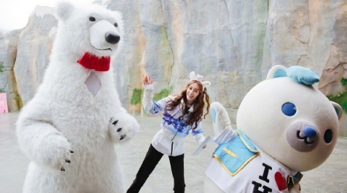 张艺兴、热巴对战,黄磊吐槽像小两口打架,两人一起做饭画面更甜