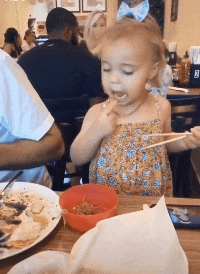 |搞笑GIF: 你可能永远不知道 长发女孩脸到底能有多大