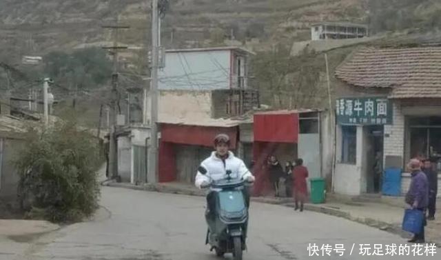 虞书欣坐邓超电车,谁注意她的手放在哪这是对孙俪最大的尊重!