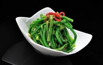 女性想要皮肤好,推荐常吃四种食物,排毒养颜,润肠通便