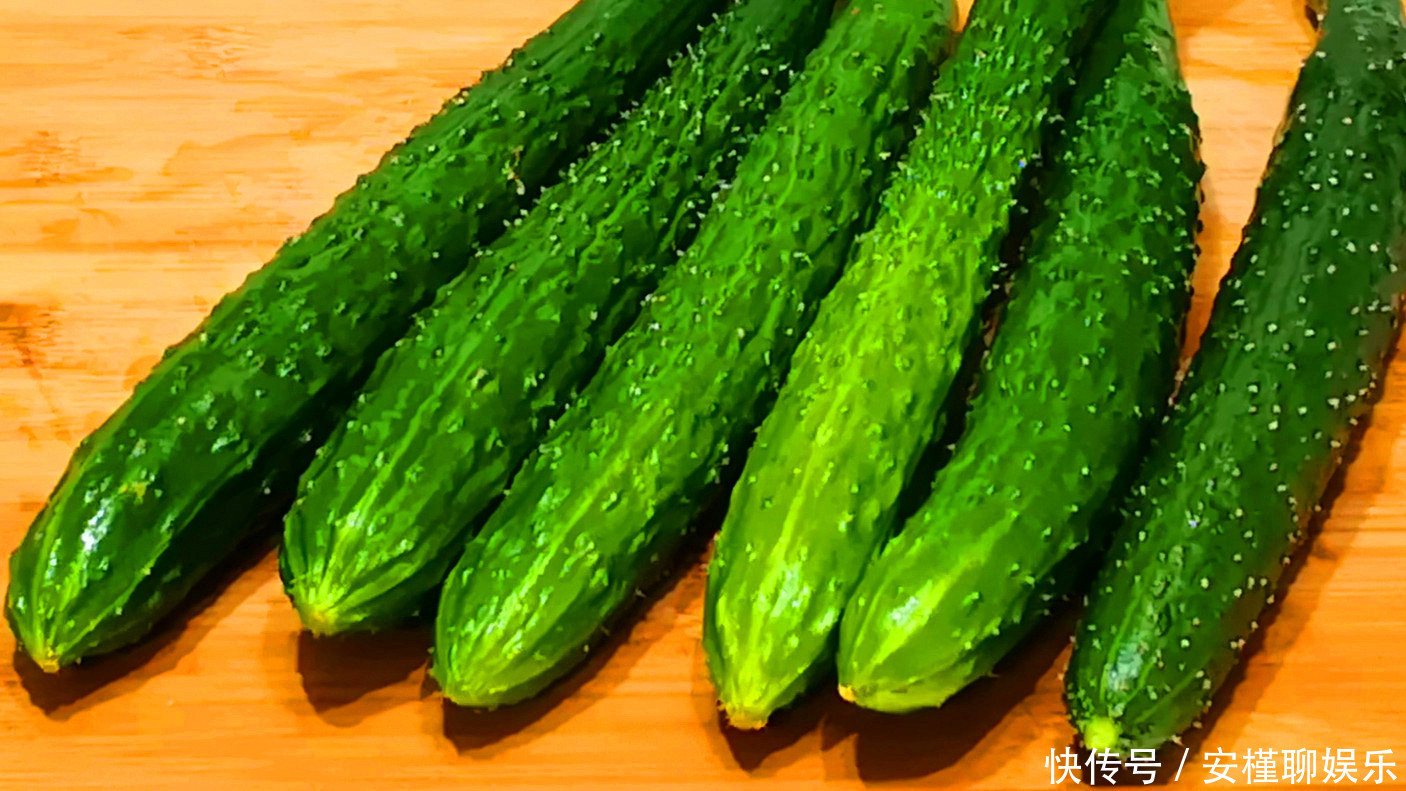 爽口|腌黄瓜有诀窍,学会这种懒人做法,香脆爽口,一次秘制5斤不够吃