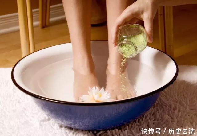 老寿星的长寿秘诀被曝光不是锻炼饮食,而是睡前做好4件事