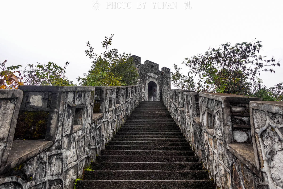 建筑|规模宏大的土家族皇城，藏在鄂渝湘三省市交界的大山中，令人震撼