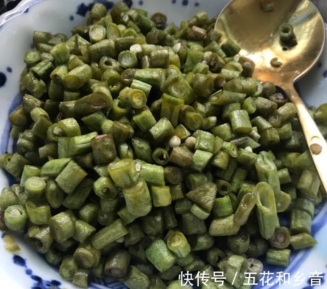 下饭|红辣椒炒酸豆角,酸辣开胃,超级下饭!