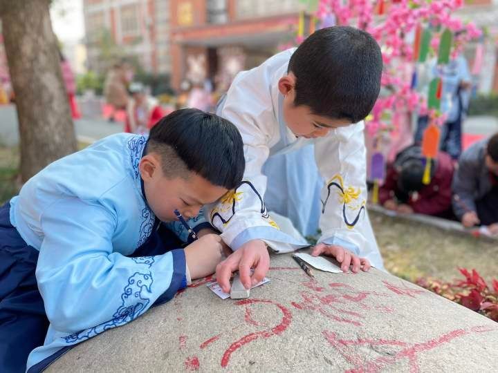  清廉诗词|罗埠镇中心小学播报丨一年一度的书法艺术节开幕了