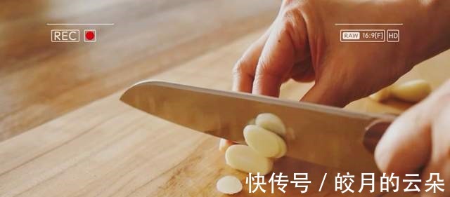 搭配|开启剩饭新模式，不炒、不煮、不蒸，搭配1个鸡蛋，出锅秒光盘！