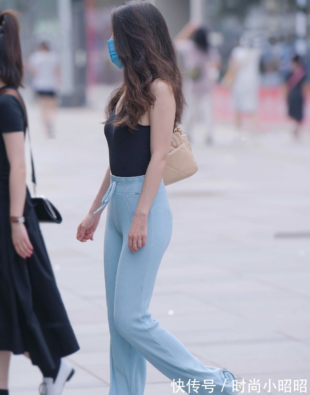 小姐姐|休闲清爽的装扮,谁穿谁喜欢,让你轻松展现时尚潇洒的气质