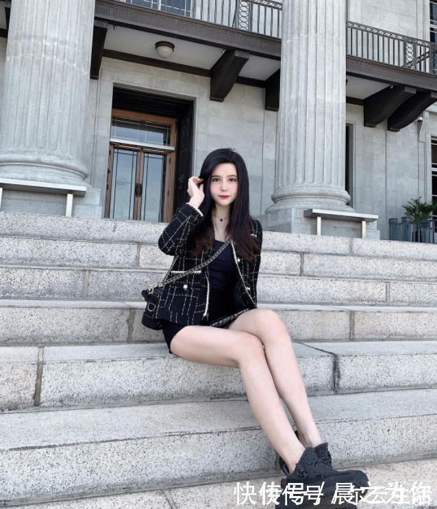 健身|菲律宾美女模特，黄金比例身材惹人羡慕，一双大长腿格外吸晴