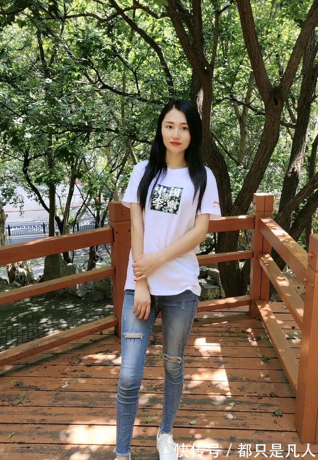 竹兰#岁月无痕弹指去,唯留诗句叹鬓花