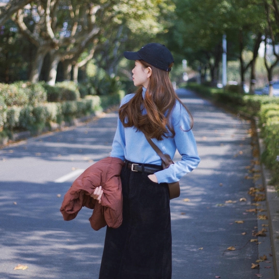 半身裙 30+女性如何摆脱土气感?针织衫搭配半身裙,高级时髦又减龄