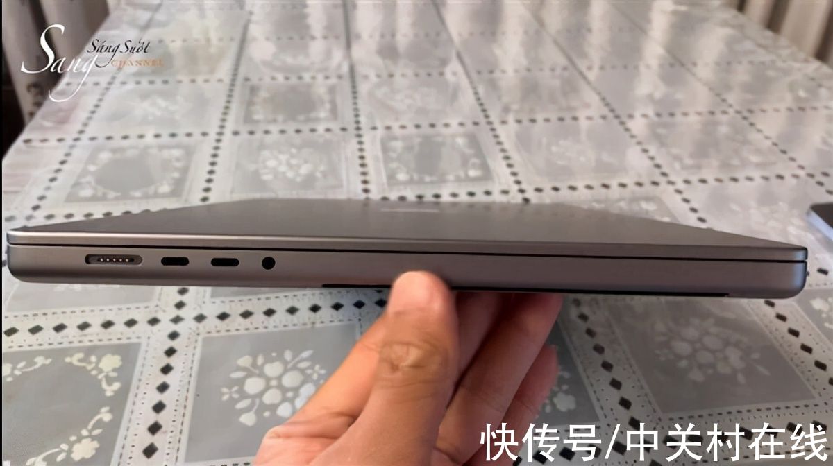 Pro|刘海屏突兀！苹果M1 Pro MacBook Pro 16英寸实机开箱照曝光