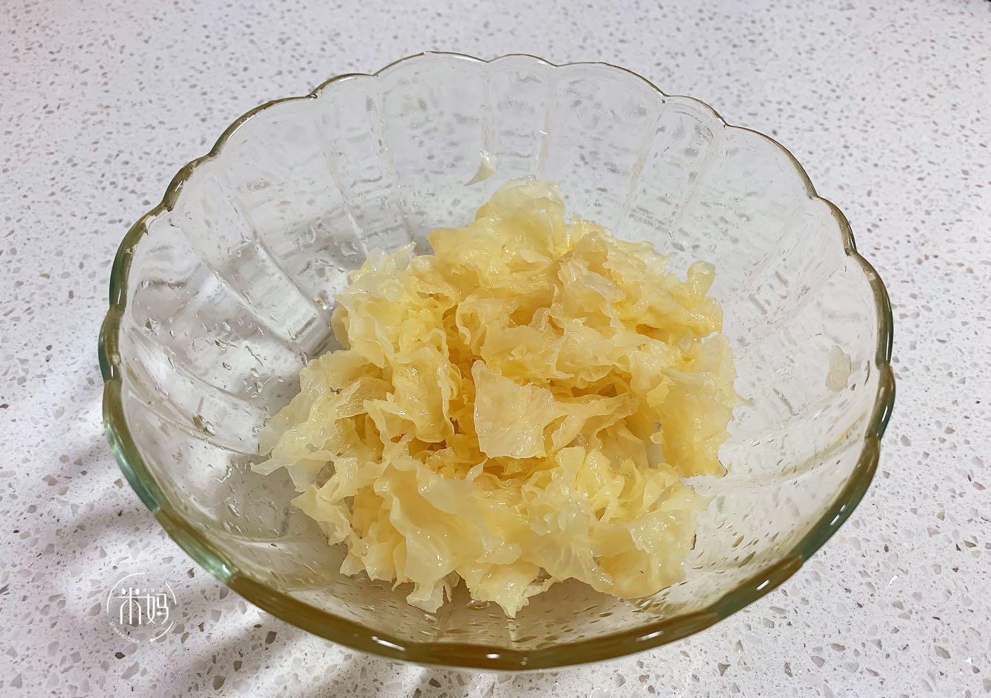 菠萝|夏天这羹要常吃，酸甜顺滑又消暑，价格很便宜，成本5块钱煮1锅