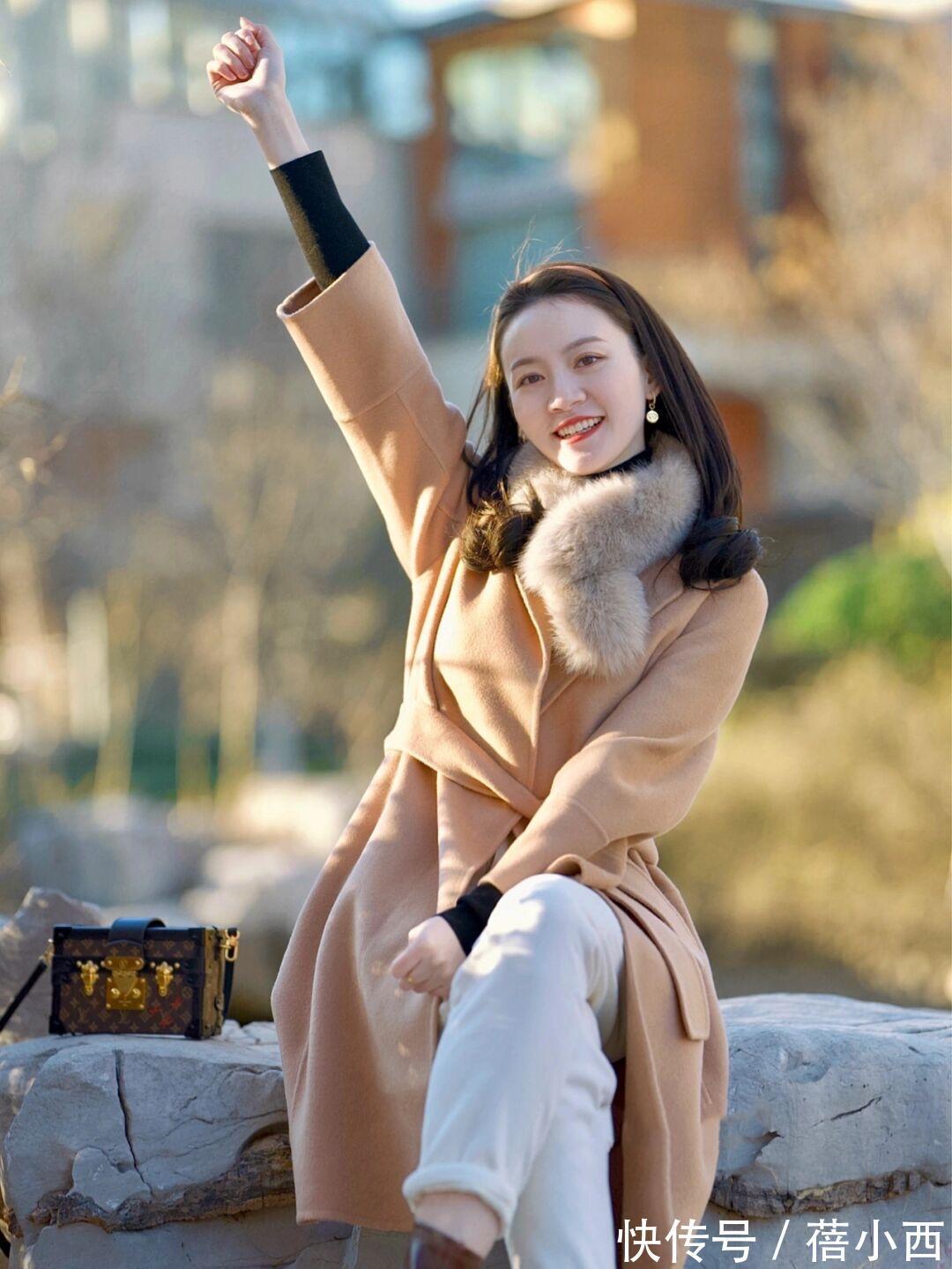 大衣|奔三奔四的女人一定要精致!冬季多穿“大地色大衣”,气质大加分