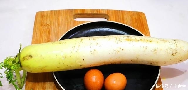 谁说补身得花大价钱?入冬萝卜如此吃,营养不比鱼肉差