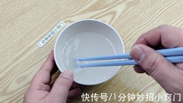 洗床单时，往里倒一碗，再脏的床单也能立马洁净如新，真实用