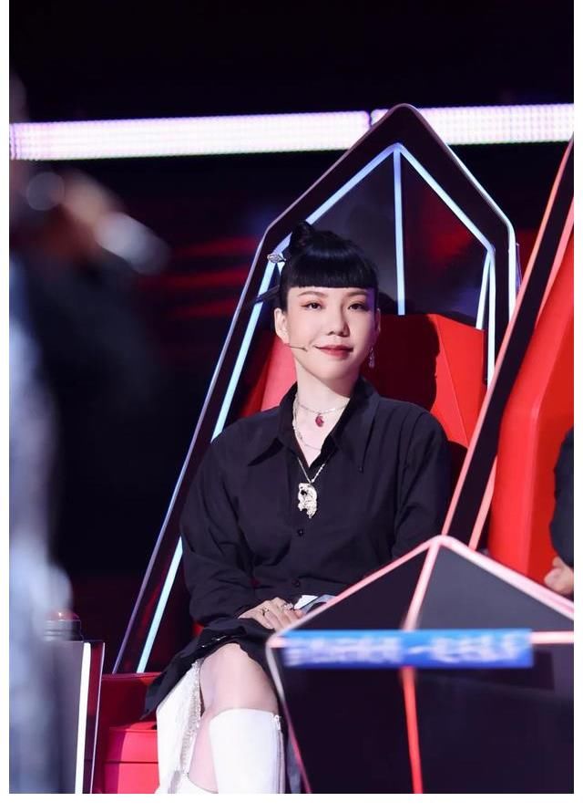 收官之战|《2021中国好声音》盲选收官之战打响 曾溯恕化身“女战士”再迎PK