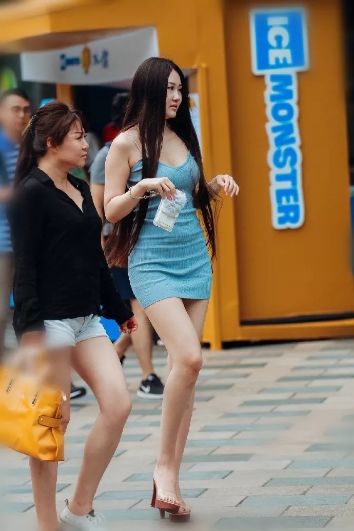 短裙|气质优雅的高跟鞋，让女性显得更有女人味