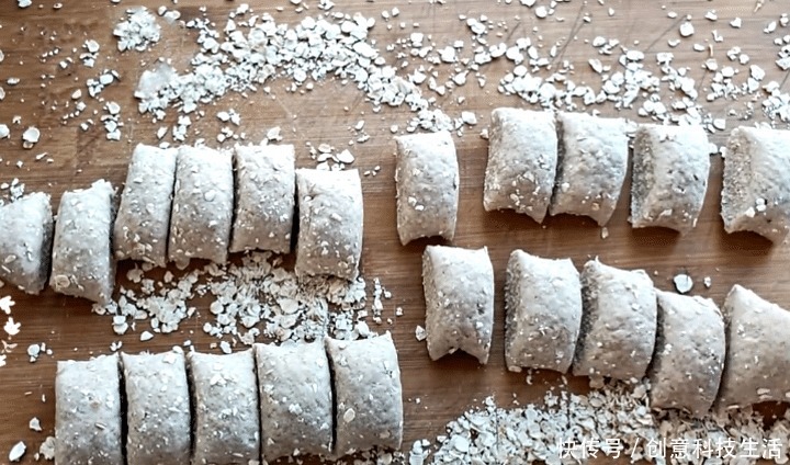 老一套|夏天,馒头不要老一套做法了,试试此做法,香味浓郁,家人爱吃