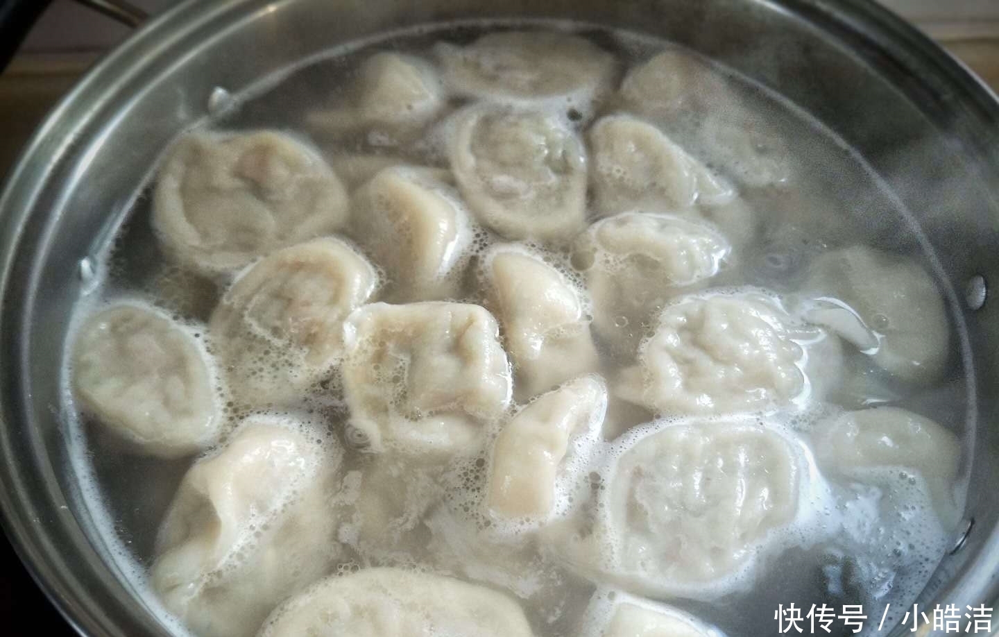 韭菜肉馅饺子|它是蔬菜更是药,1斤2块钱,用来包饺子,比韭菜香、比白菜营养