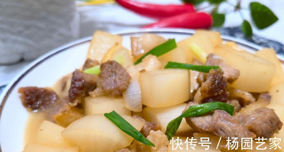 寒露后，这碱性菜吃它正当季，和猪肉是一对，简单一炒营养美味