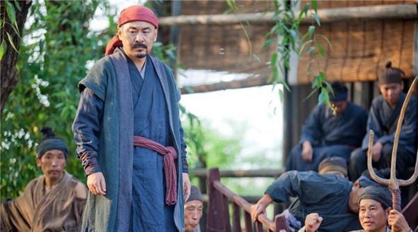 文采@赵匡胤随口作2句诗无人能续,400年后被一位伟人对出,成千古名句