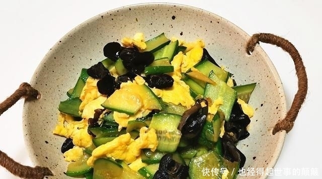 3口人的午餐20分钟做好,有菜有汤有主食,既简单又好吃