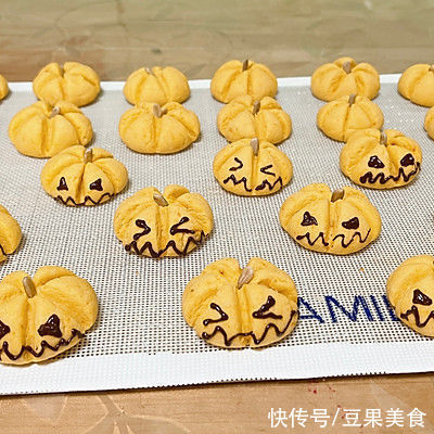 香到流口水的南瓜饼干,下饭神器都靠它