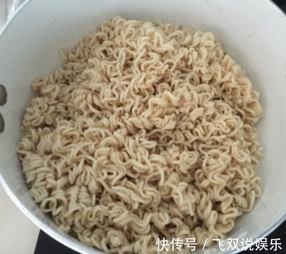 纤手|为什么你煮的方便面不好吃因为少了一步，泡多少次都白搭！