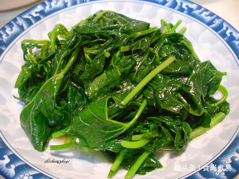 茄子|和婆婆在家吃午饭，10块钱不到做了三菜一汤，营养丰富真实惠