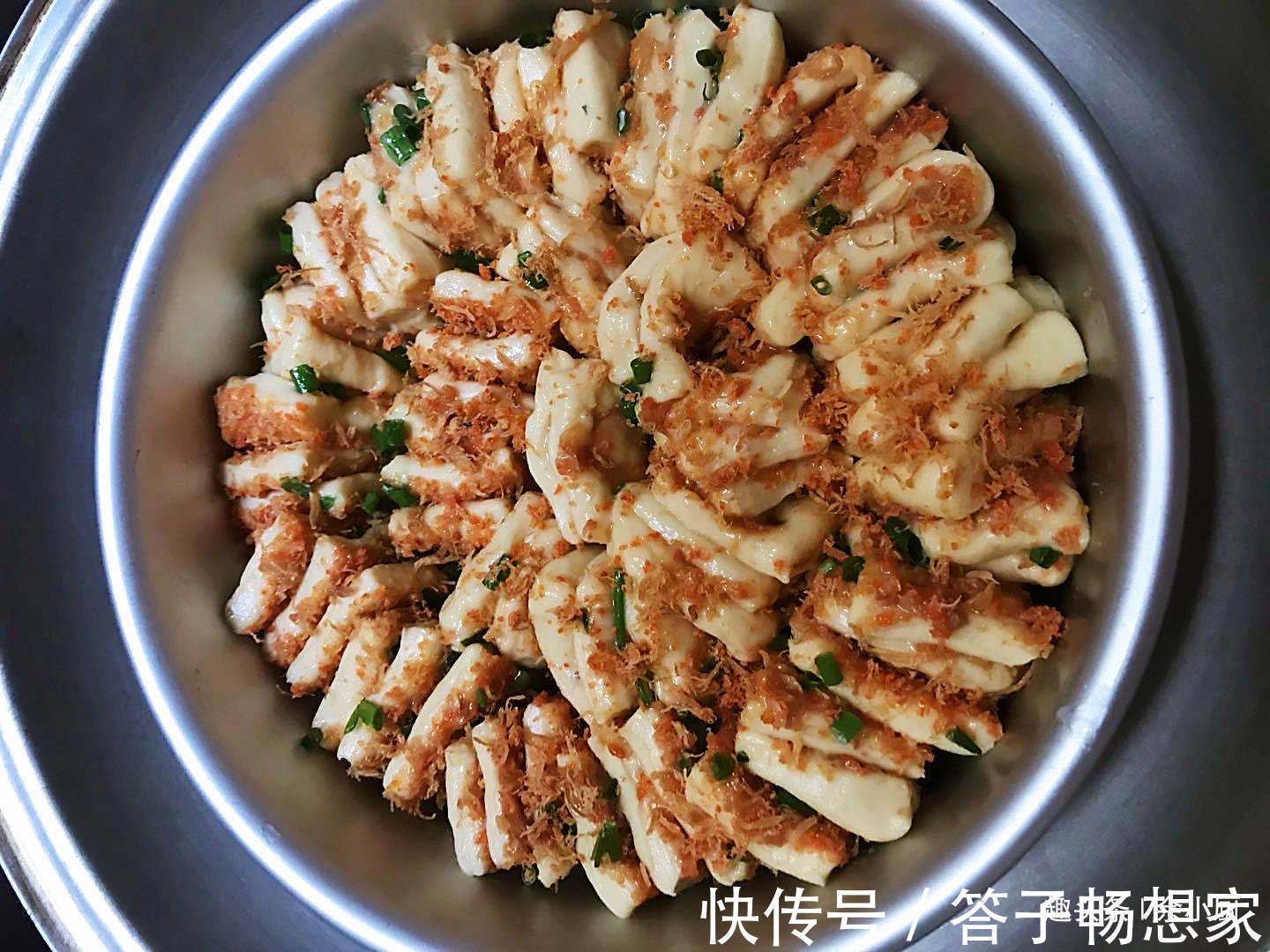 黄油|做面包时，不用烤箱，多加一步就能快速揉出膜，蒸好的面包松软拉