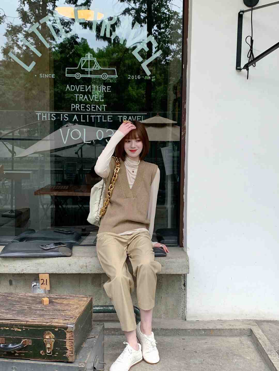 针织开衫 新年怎么穿才能个性又时髦?看看这几套穿搭,精致洋气还讨喜