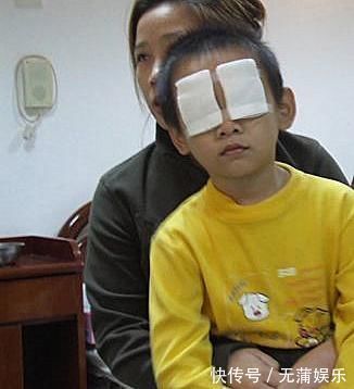 医生|3岁孩子把石灰撒进眼睛里,妈妈不敢用水冲洗,事后医生骂无知