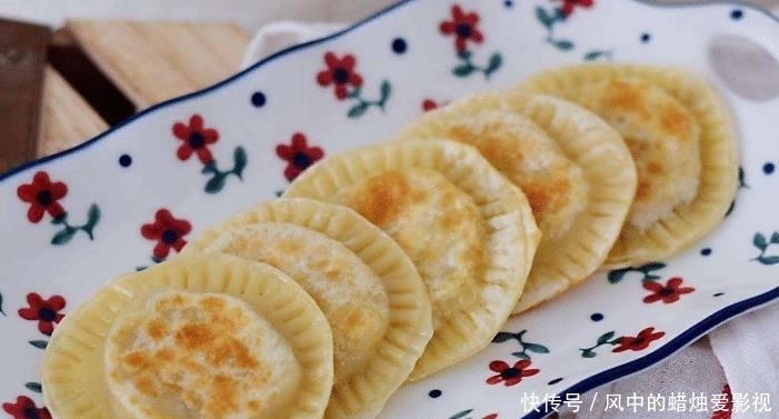  香甜|在家教你做好吃的饺子皮香蕉派，外脆里嫩，香甜营养，孩子特喜欢