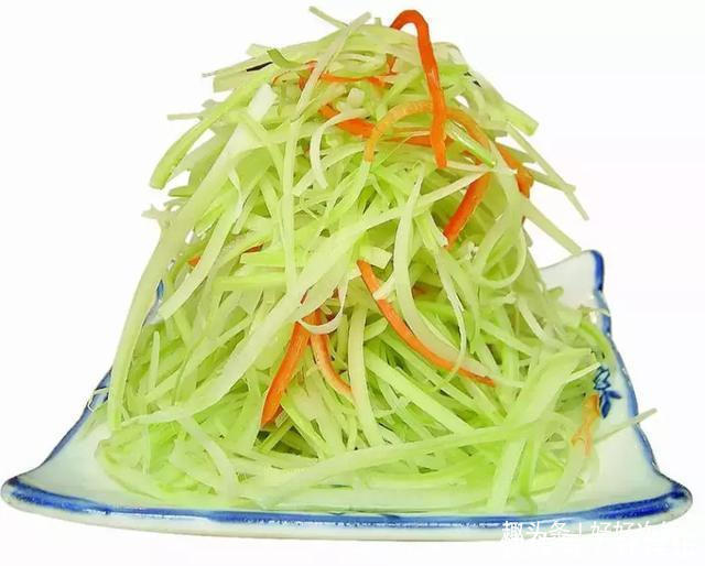 年夜饭菜谱:青椒炒蛋,酱焖杏鲍菇,爽口西芹,麻辣萝卜干