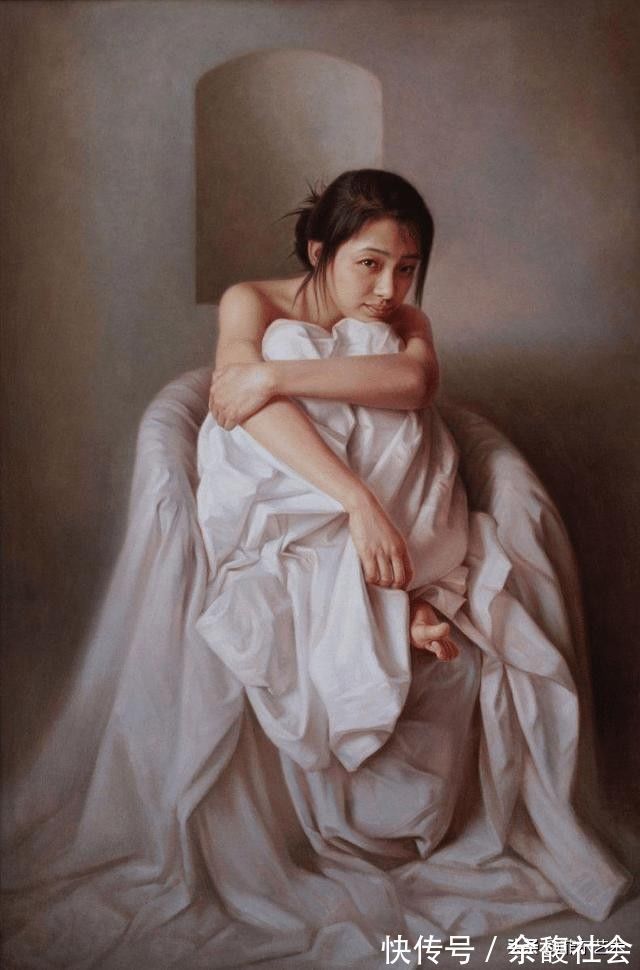 油画#年轻画家人体油画中的美艳少妇,身披薄纱,难掩玲珑曲线