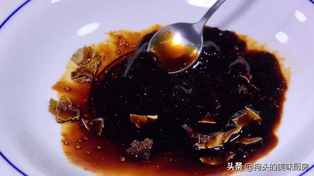 难怪饭店的扣肉那么好吃,原来技巧很简单,学会了给家人露一手