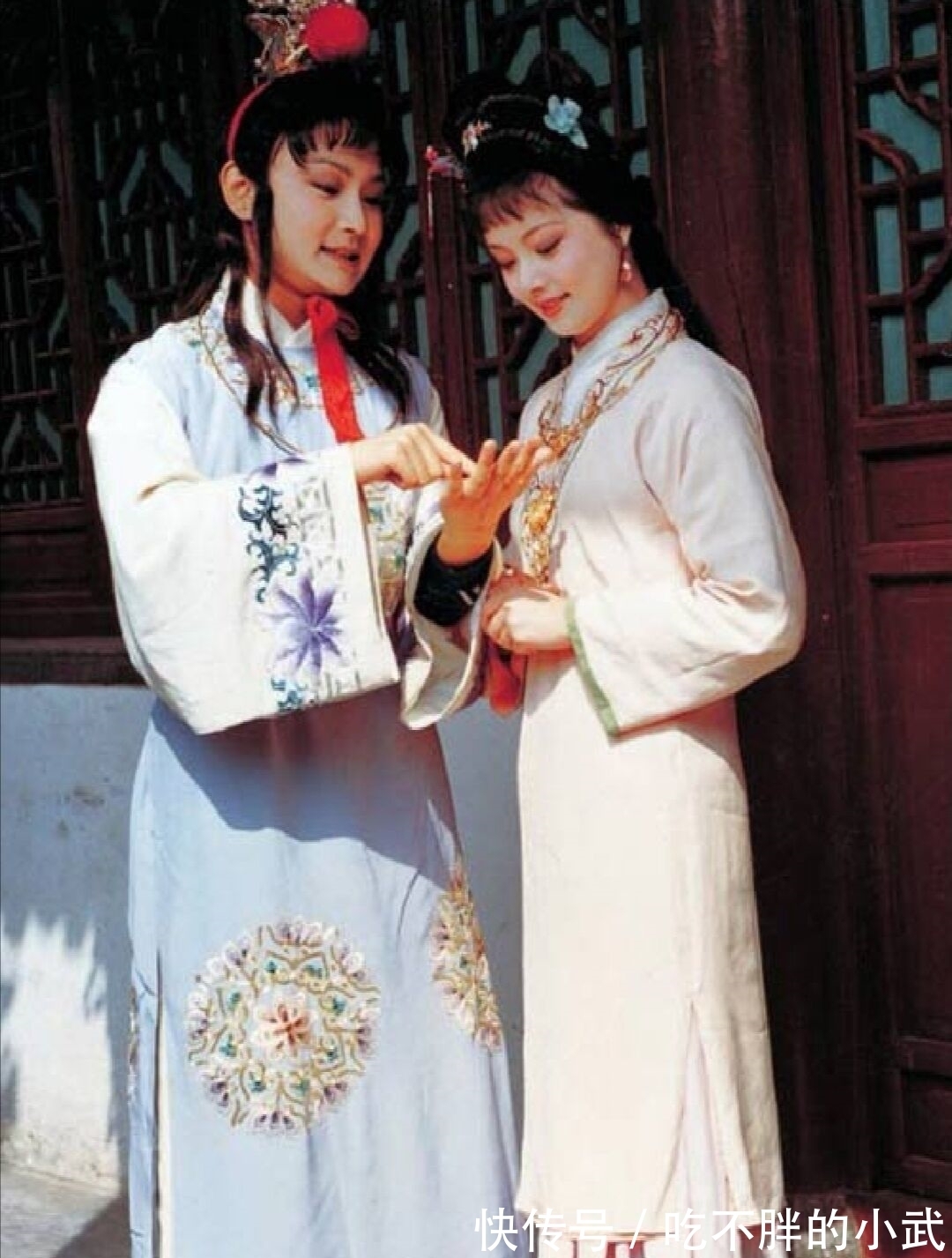 宝黛|薛家是否算计过林黛玉？贾宝玉重病卧床，宝钗一个玩笑道出答案