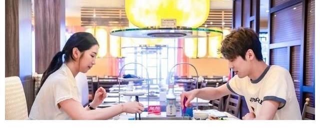 全新恋综来袭，《心动的信号》又有对手了，中年人的恋爱“真香”