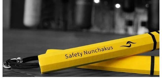 农具$李小龙用它防身,周董用它创作,铁链连起来,便拥有致命的威力