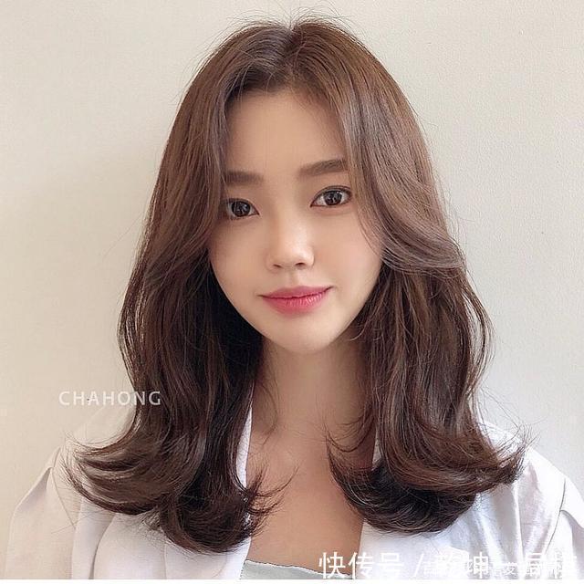 2021发型别乱剪，先看看这10几款，利落洋气还显气质