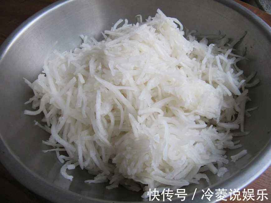 白萝卜|女性常吃此菜,黑眼圈没有了,皱纹消失了,小肚腩也不见了