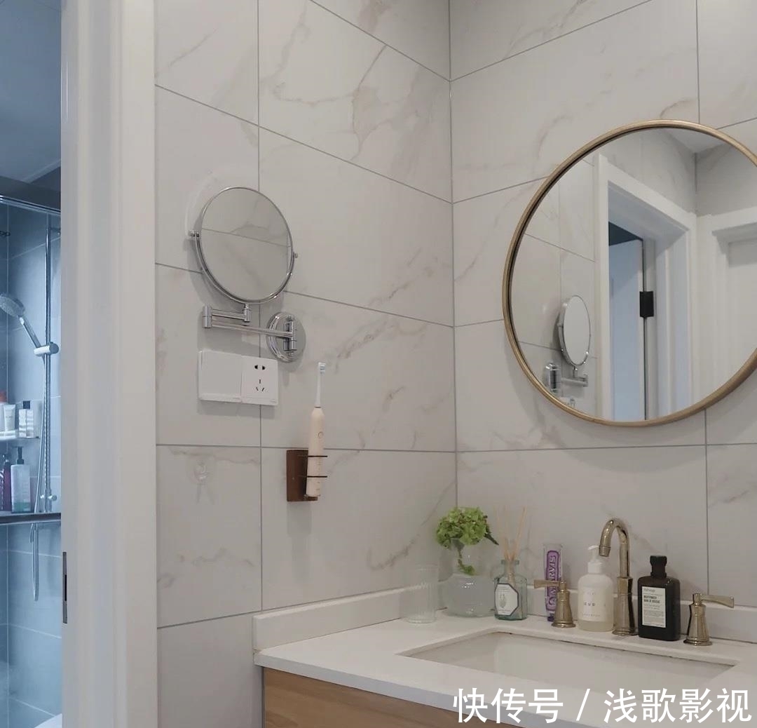 投影仪|业主80㎡的西边套,装下来花费30万,三房改两房,就一个字“值”